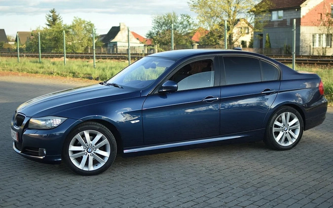 BMW Seria 3 cena 31900 przebieg: 272000, rok produkcji 2011 z Czarne małe 436